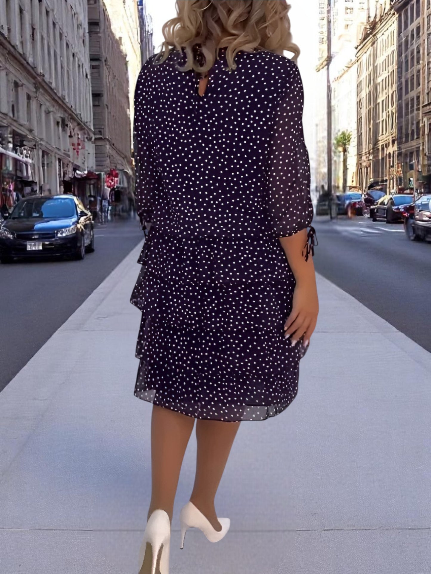 Emma | Elegant Midi Dress with Chic Loop Sleeves and Dotted Pattern | Blau 3