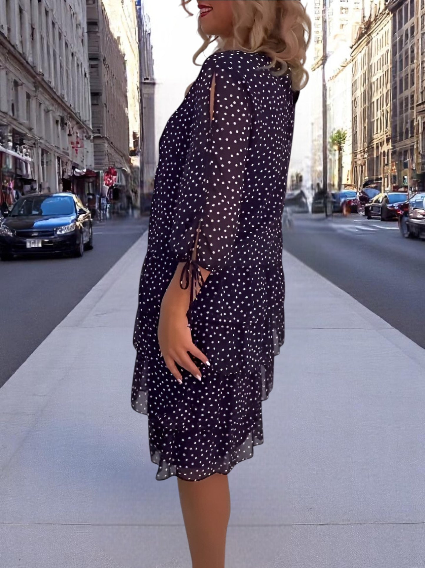 Emma | Elegant Midi Dress with Chic Loop Sleeves and Dotted Pattern | Blau 4