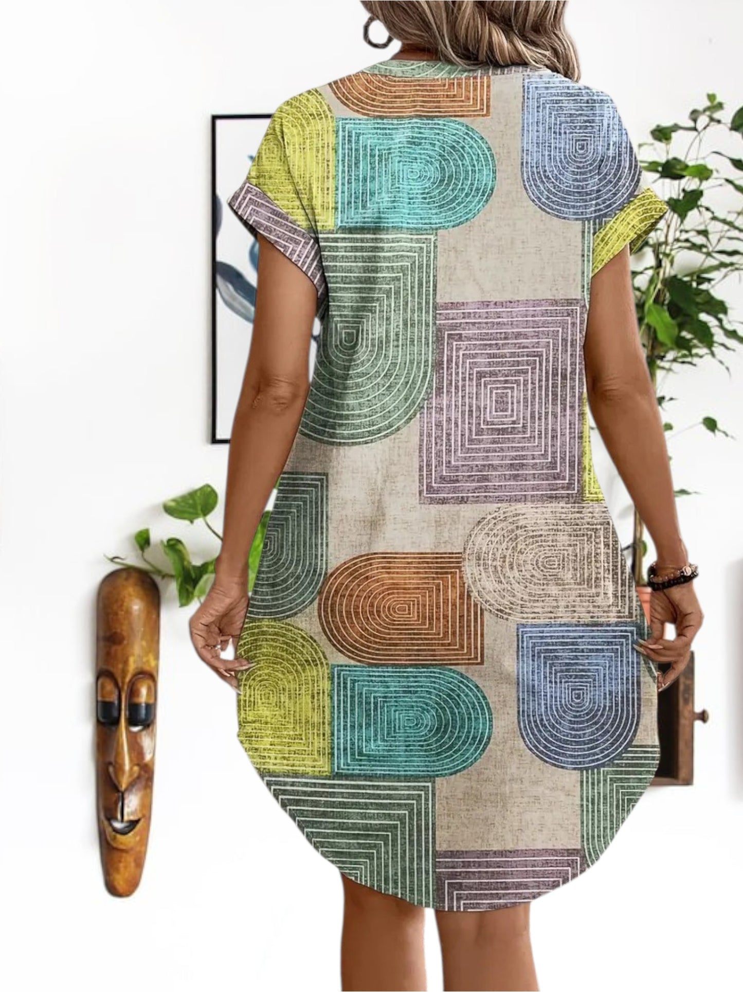 Helle | Elegant Women's Summer Dress with Geometric Print and Flattering Cut | Geometric 2