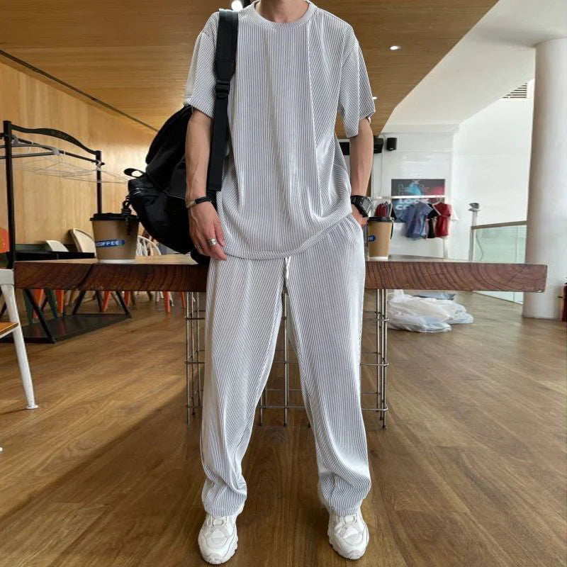 Men's Casual Suit Made of Ice Silk – Lightweight & Breathable Summer Suit
