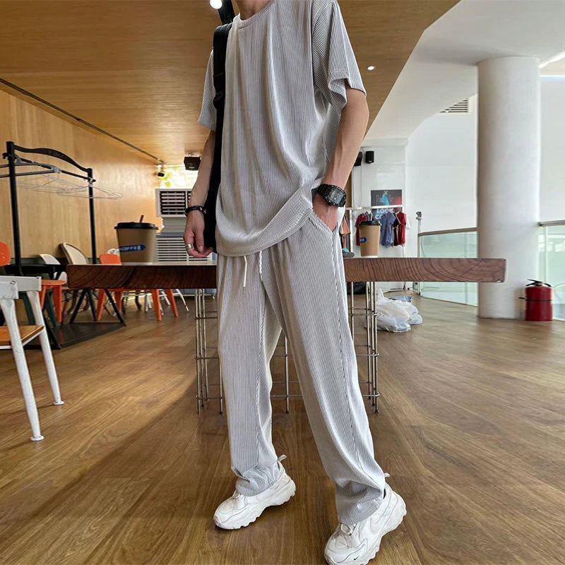 Men's Casual Suit Made of Ice Silk – Lightweight & Breathable Summer Suit