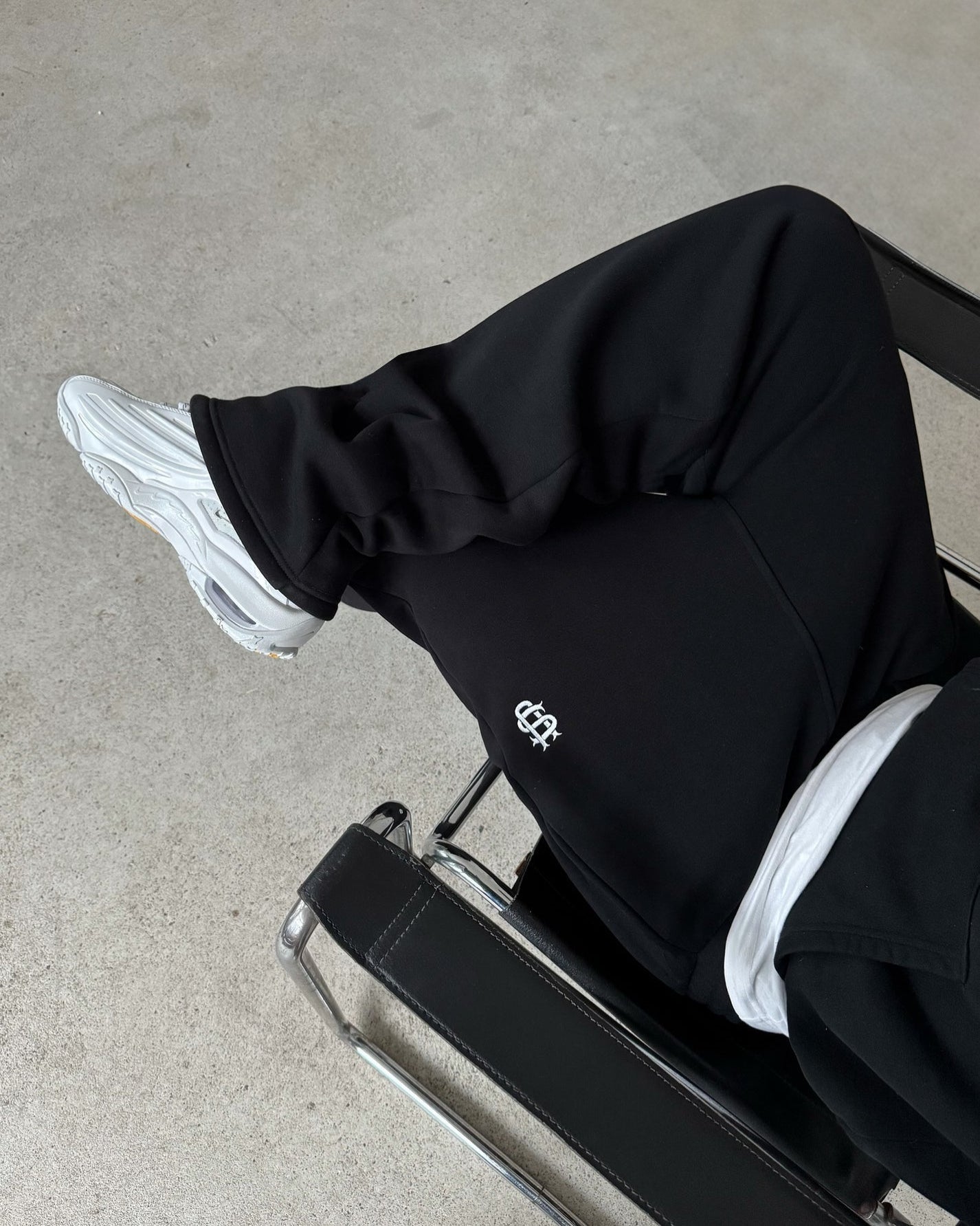 Unisex Flared Joggers – Stylish & Comfortable Black Jogger Pants