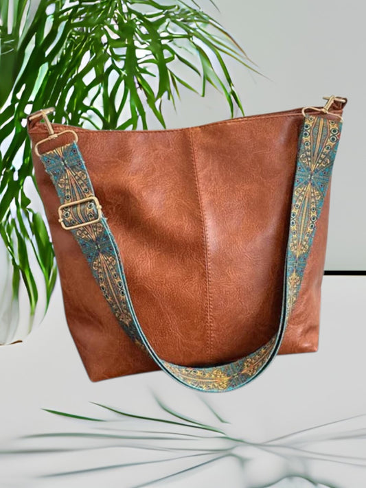 Chelsey | Vintage-Inspired Black Shoulder Bag in Premium Leather with Adjustable Strap | Brown