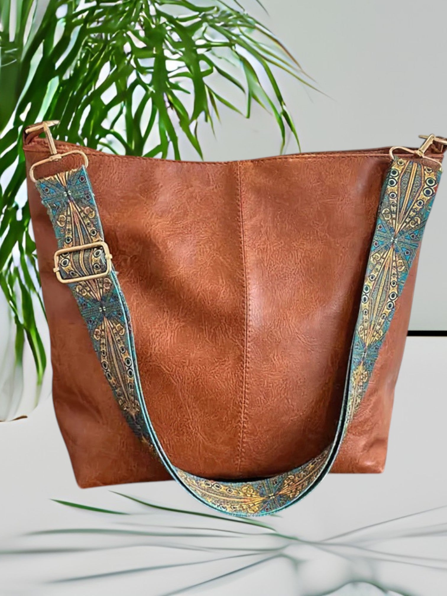 Chelsey | Vintage-Inspired Black Shoulder Bag in Premium Leather with Adjustable Strap | Brown 5