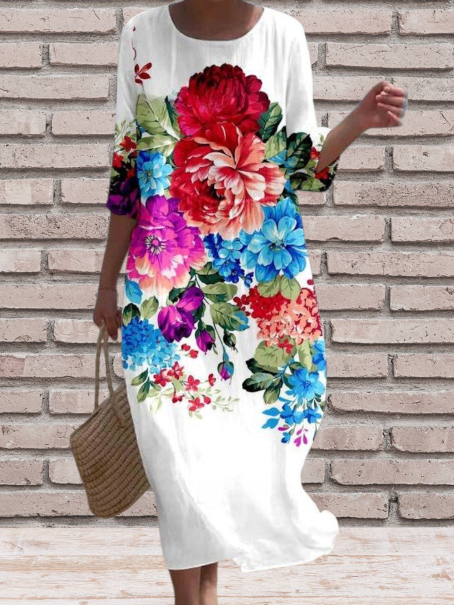Elegant Women's Midi Dress in Lightweight Flowing Fabric with 3/4 sleeve and Floral print | Red