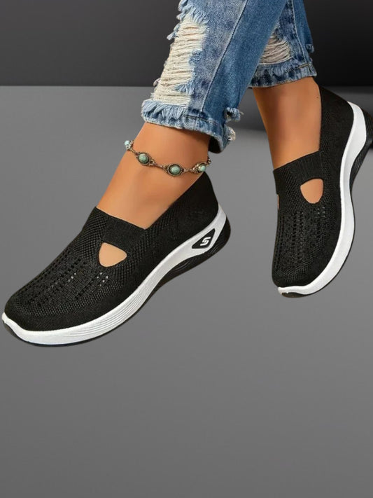 Gudrun | Women's Orthopedic Shoes with Swing Support and Non-Slip Sole for Ultimate Comfort | Black