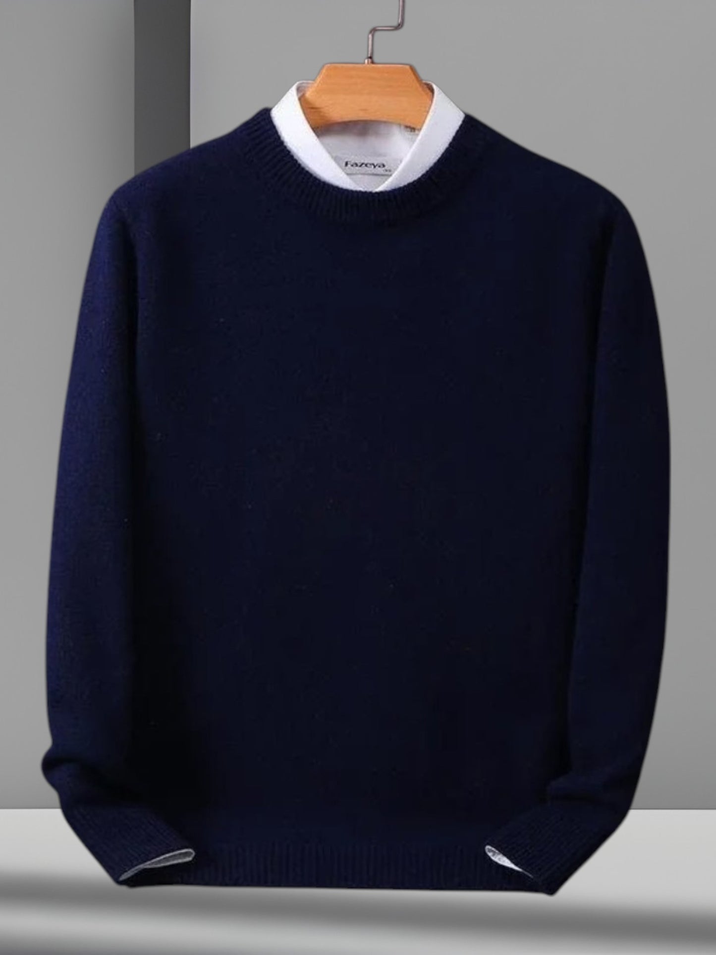 Jannik | Luxurious Men's Cashmere Round Neck Sweater with Long Sleeves | Navy blue