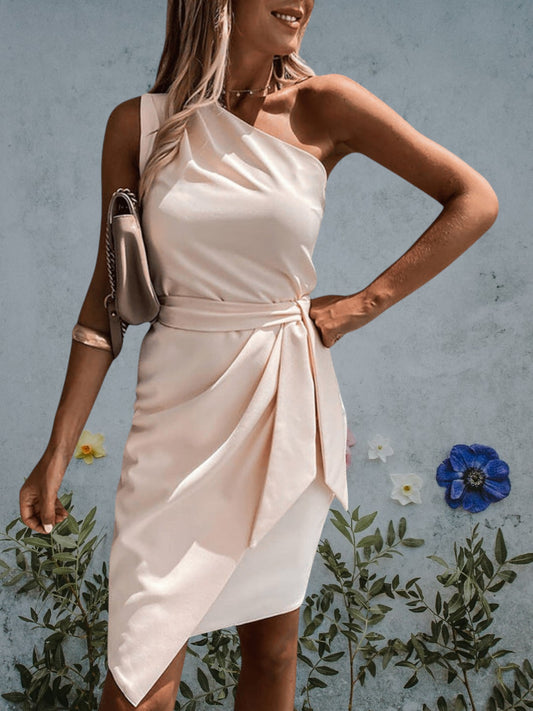 Majken | Elegant Off-Shoulder Wedding Guest Dress in High-Quality Fabric for Summer Events | White Cream