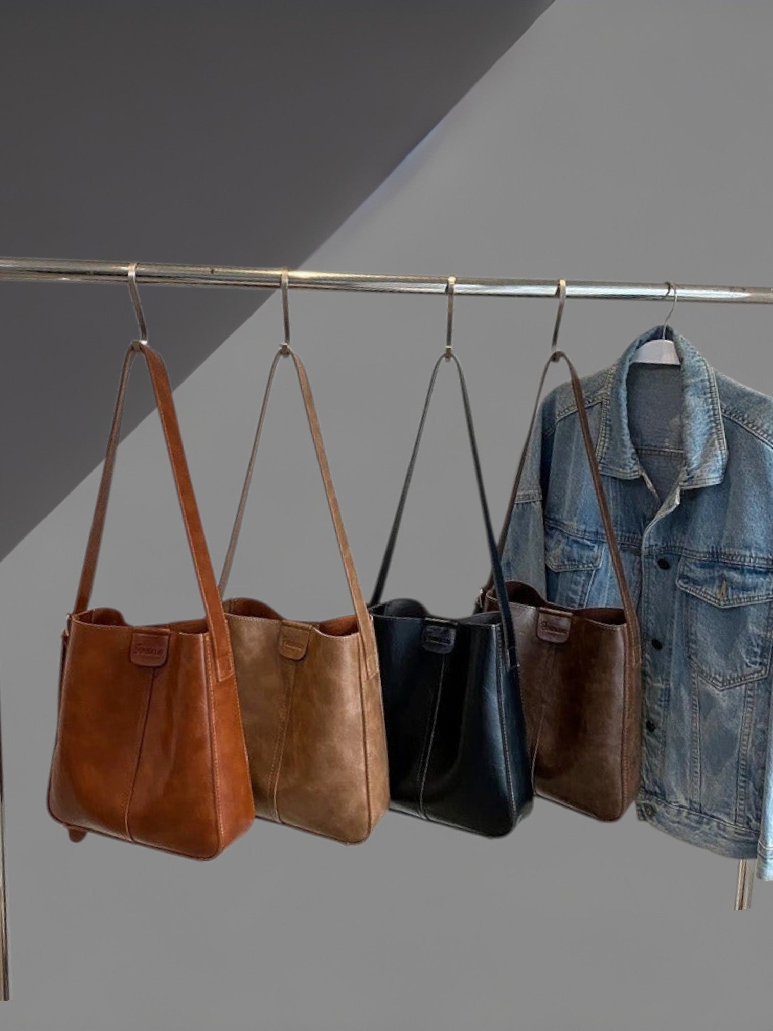 Mari | Elegant Retro Tote Bag Set in Soft Vegan Leather with Clutch | Black 3