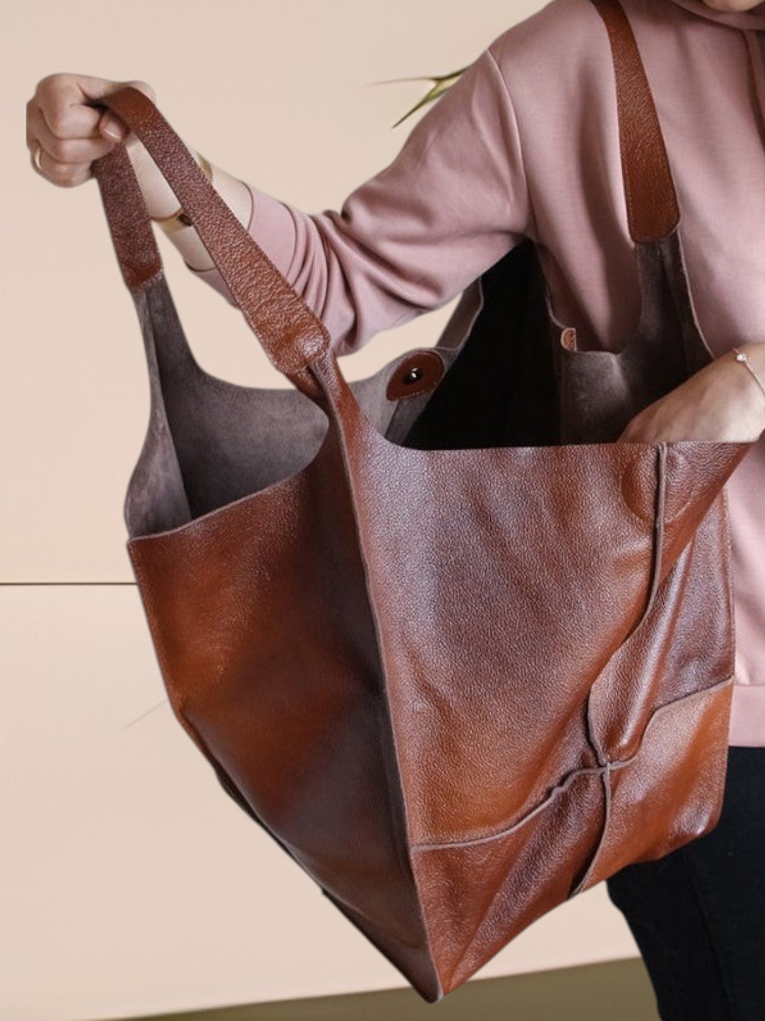 Mia | Elegant Multifunctional Leather Handbag with Large Capacity and Zipper Closure | khaki 2