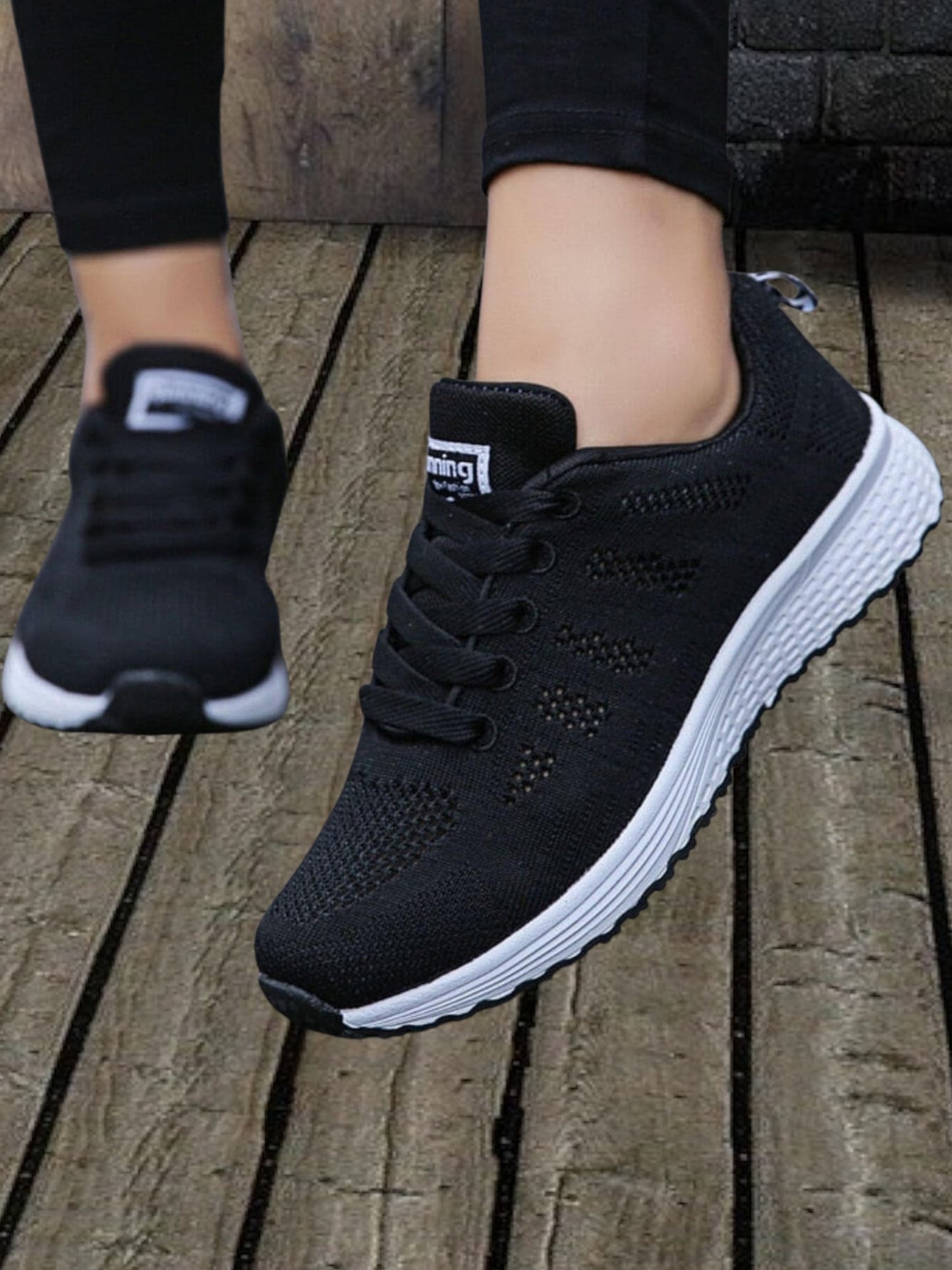 Thora | Women's Orthopedic Sneakers with Shock-Absorbing Sole for Comfort and Stability | Black 3