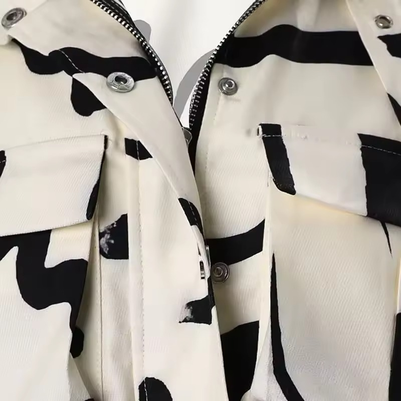 Women's Fashionable Vintage Jacket - Trendy Retro Outerwear for Every Season