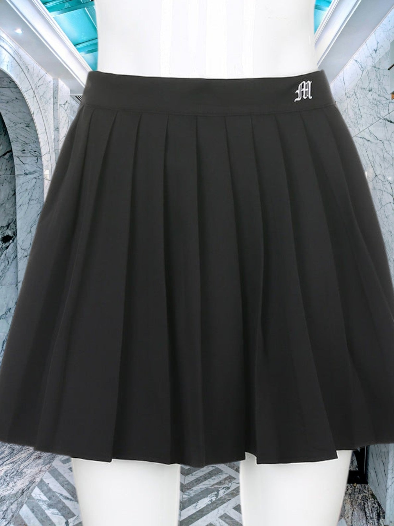 Winslet | Elegant Pleated Midi Skirt with Elastic Waistband and Flowing Design | Black