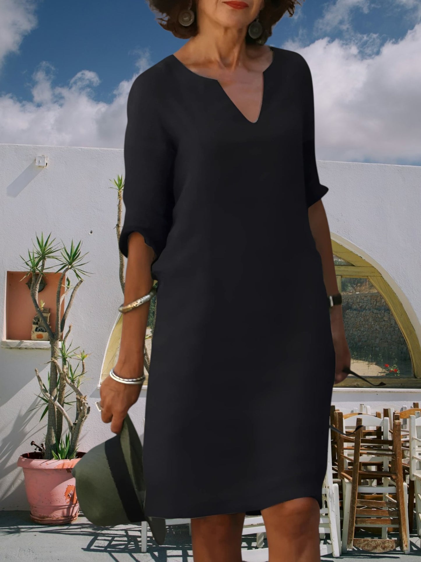 Women's Knee-Length Mini Dress with V-Neckline and 3/4 Sleeves | Black