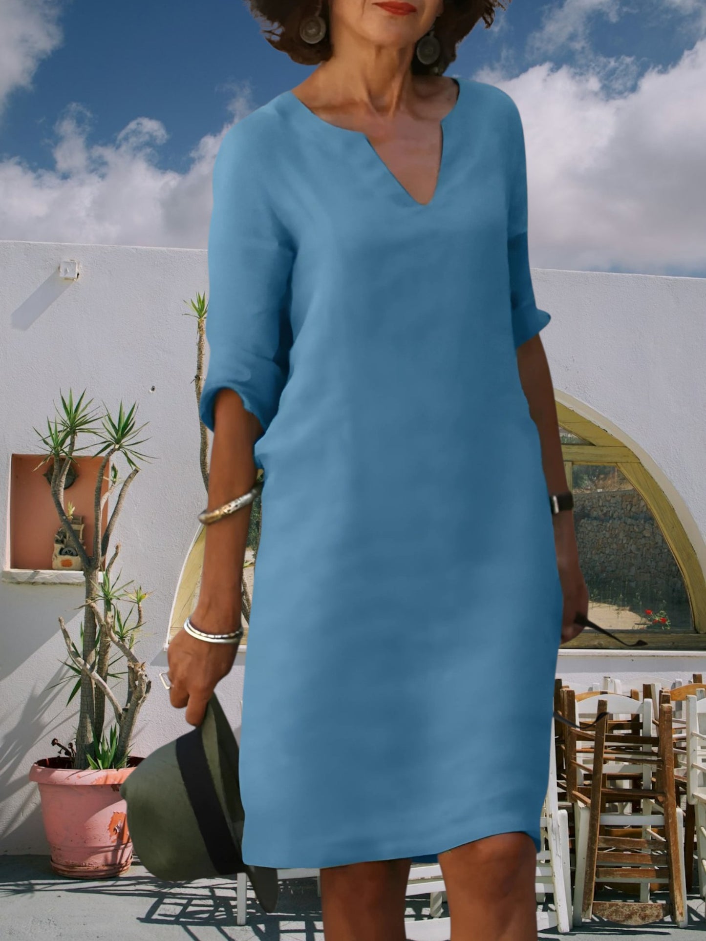 Women's Knee-Length Mini Dress with V-Neckline and 3/4 Sleeves | Blue