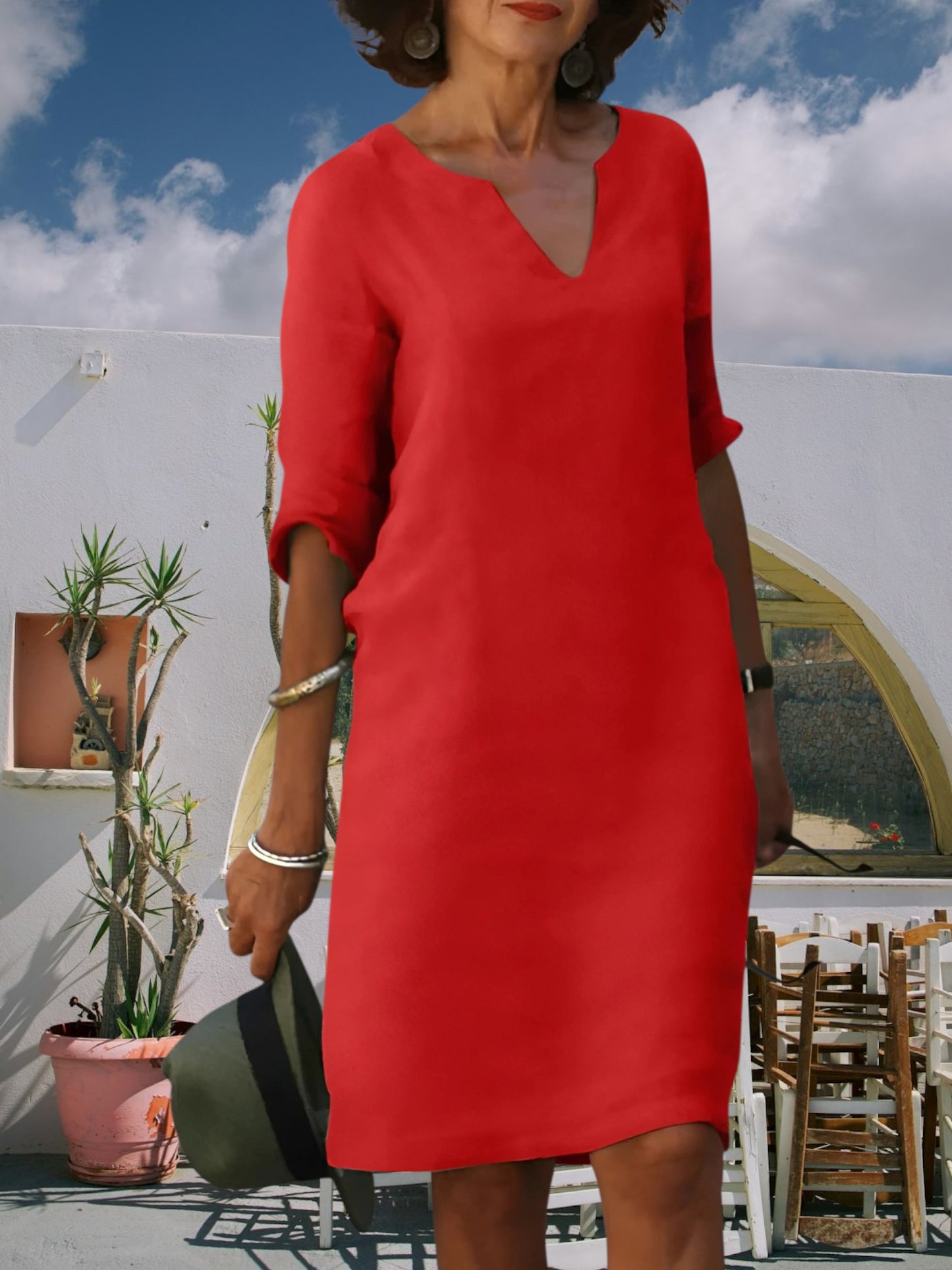 Women's Knee-Length Mini Dress with V-Neckline and 3/4 Sleeves | Red